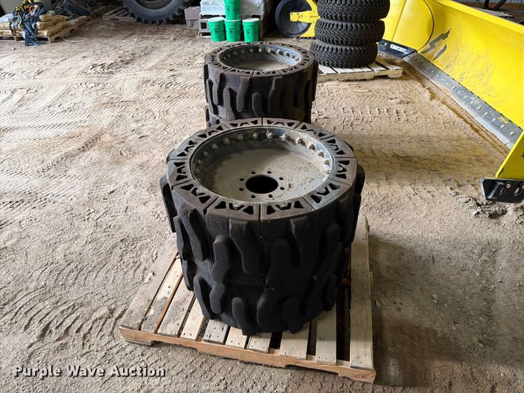 image for item ER1857 Evolution Wheel 14x17.5 skid steer tires