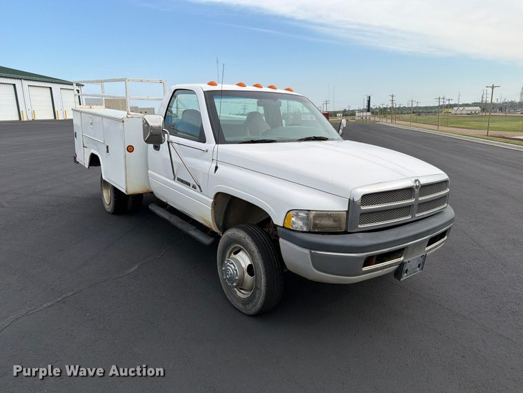image for item ER1860 1999 Dodge Ram 3500 utility bed pickup truck