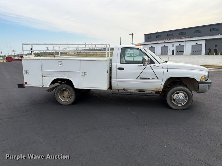 image for item ER1860 1999 Dodge Ram 3500 utility bed pickup truck
