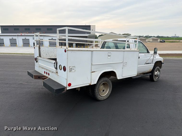 image for item ER1860 1999 Dodge Ram 3500 utility bed pickup truck