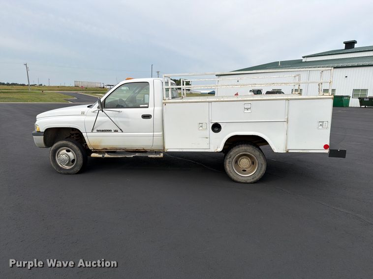 image for item ER1860 1999 Dodge Ram 3500 utility bed pickup truck
