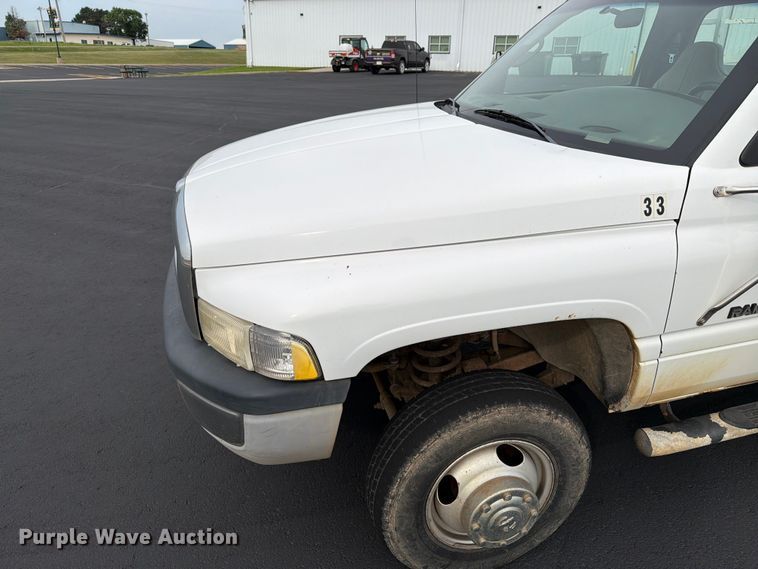 image for item ER1860 1999 Dodge Ram 3500 utility bed pickup truck