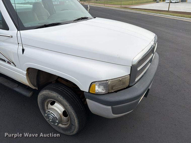image for item ER1860 1999 Dodge Ram 3500 utility bed pickup truck