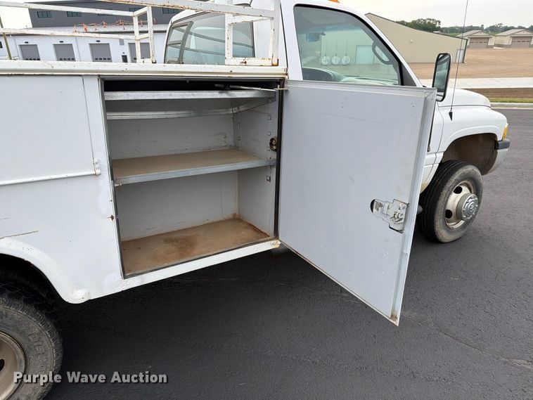 image for item ER1860 1999 Dodge Ram 3500 utility bed pickup truck