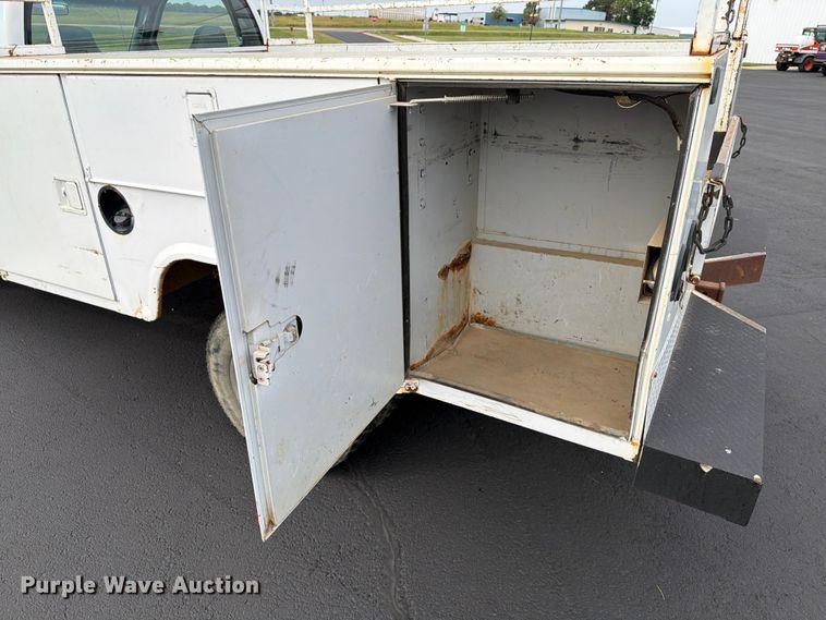image for item ER1860 1999 Dodge Ram 3500 utility bed pickup truck