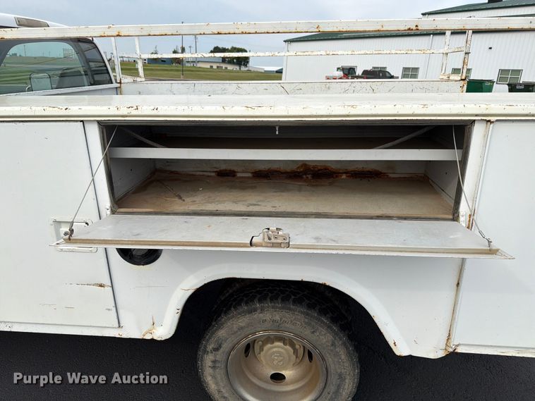 image for item ER1860 1999 Dodge Ram 3500 utility bed pickup truck