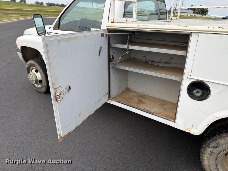 image for item ER1860 1999 Dodge Ram 3500 utility bed pickup truck