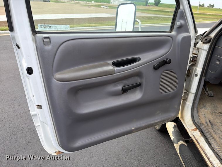 image for item ER1860 1999 Dodge Ram 3500 utility bed pickup truck