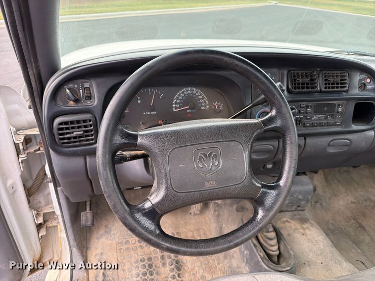 image for item ER1860 1999 Dodge Ram 3500 utility bed pickup truck