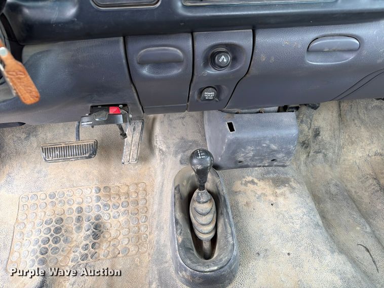 image for item ER1860 1999 Dodge Ram 3500 utility bed pickup truck