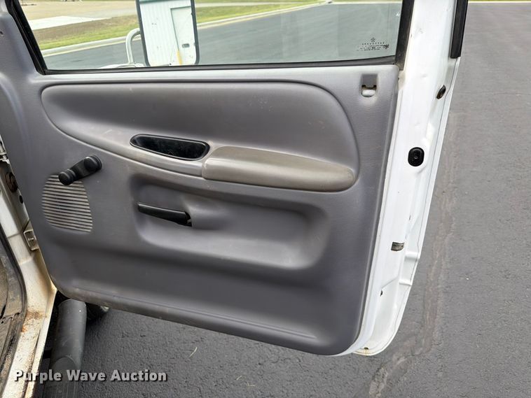 image for item ER1860 1999 Dodge Ram 3500 utility bed pickup truck