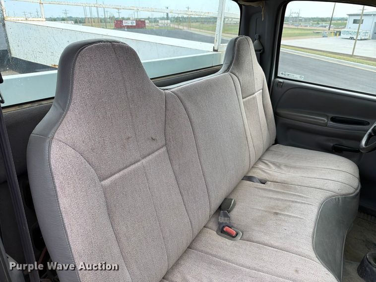 image for item ER1860 1999 Dodge Ram 3500 utility bed pickup truck