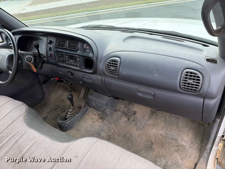image for item ER1860 1999 Dodge Ram 3500 utility bed pickup truck