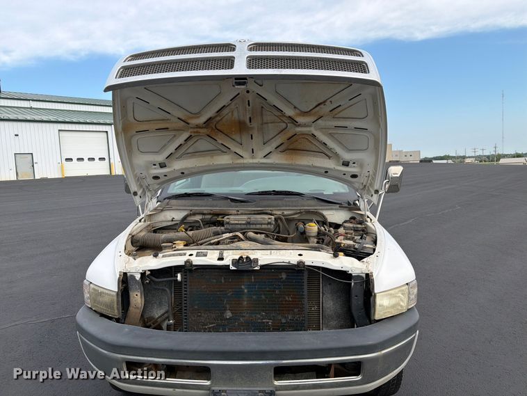 image for item ER1860 1999 Dodge Ram 3500 utility bed pickup truck