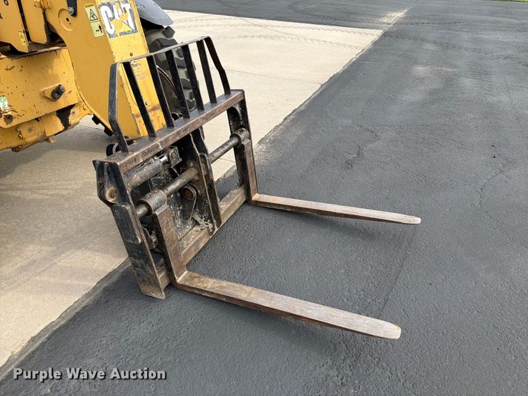 image for item ER1861 2005 Caterpillar TH350B telehandler