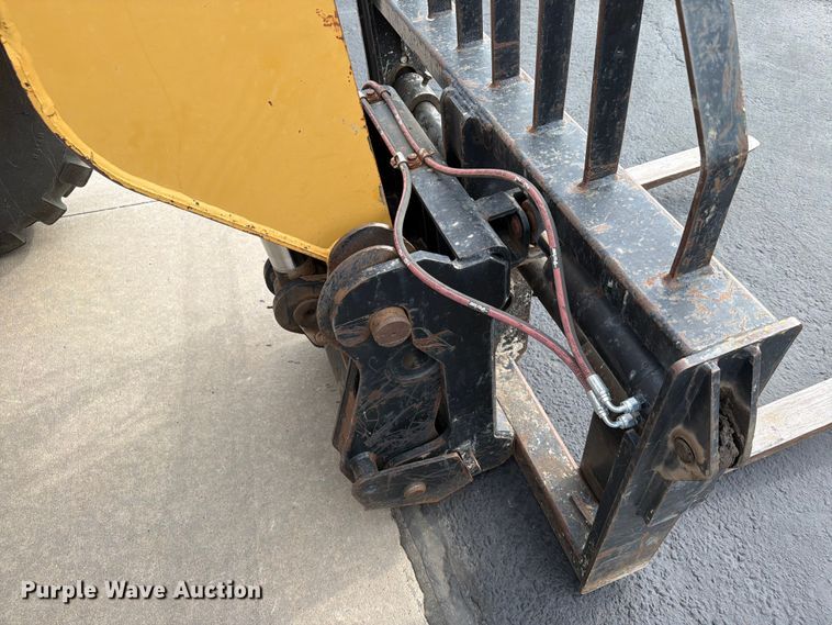 image for item ER1861 2005 Caterpillar TH350B telehandler