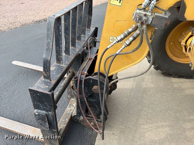 image for item ER1861 2005 Caterpillar TH350B telehandler