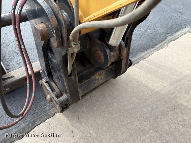 image for item ER1861 2005 Caterpillar TH350B telehandler