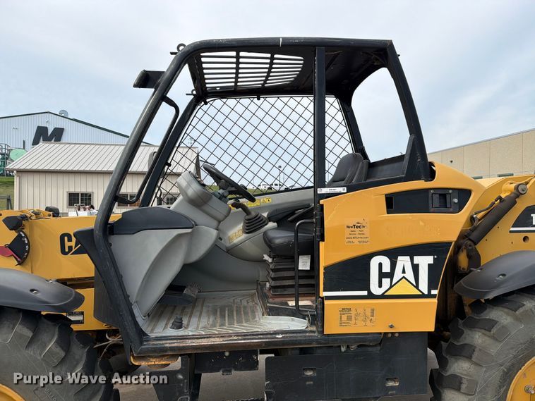 image for item ER1861 2005 Caterpillar TH350B telehandler