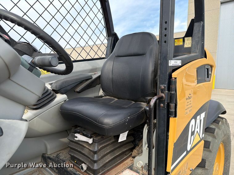 image for item ER1861 2005 Caterpillar TH350B telehandler