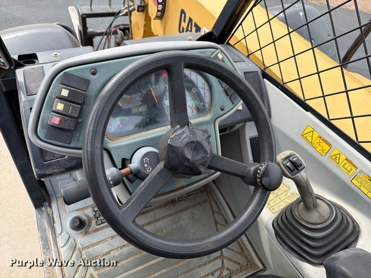 image for item ER1861 2005 Caterpillar TH350B telehandler