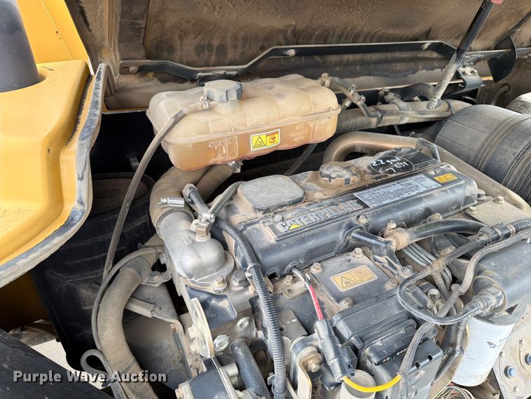 image for item ER1861 2005 Caterpillar TH350B telehandler