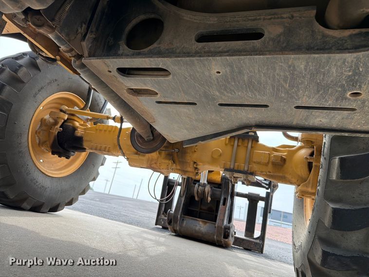 image for item ER1861 2005 Caterpillar TH350B telehandler