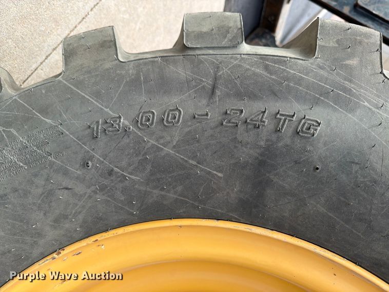 image for item ER1861 2005 Caterpillar TH350B telehandler