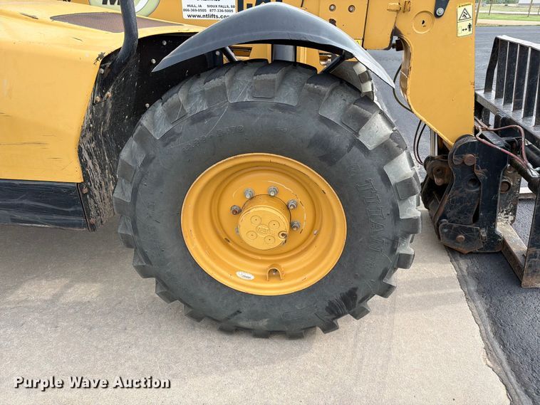 image for item ER1861 2005 Caterpillar TH350B telehandler