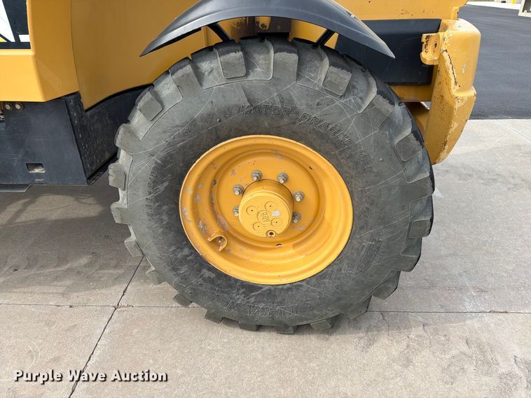 image for item ER1861 2005 Caterpillar TH350B telehandler