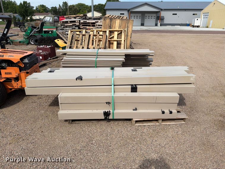 image for item ER1865 Vinyl fence