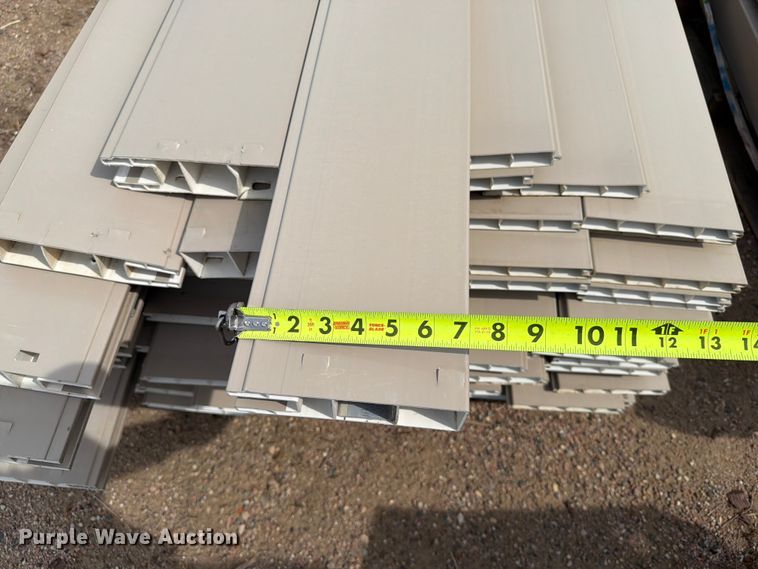 image for item ER1865 Vinyl fence