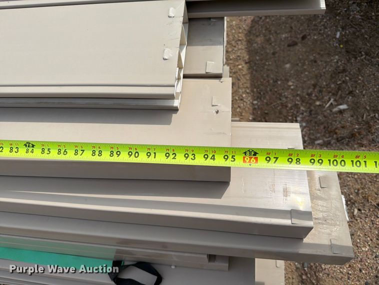 image for item ER1865 Vinyl fence