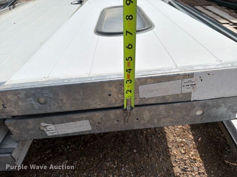 image for item ER1868 (2) garage doors