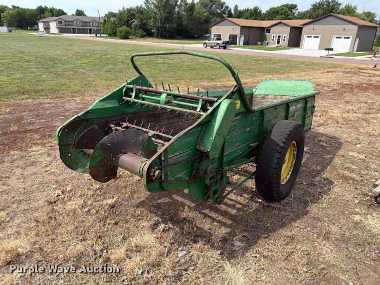 image for item ER1869 John Deere N manure spreader