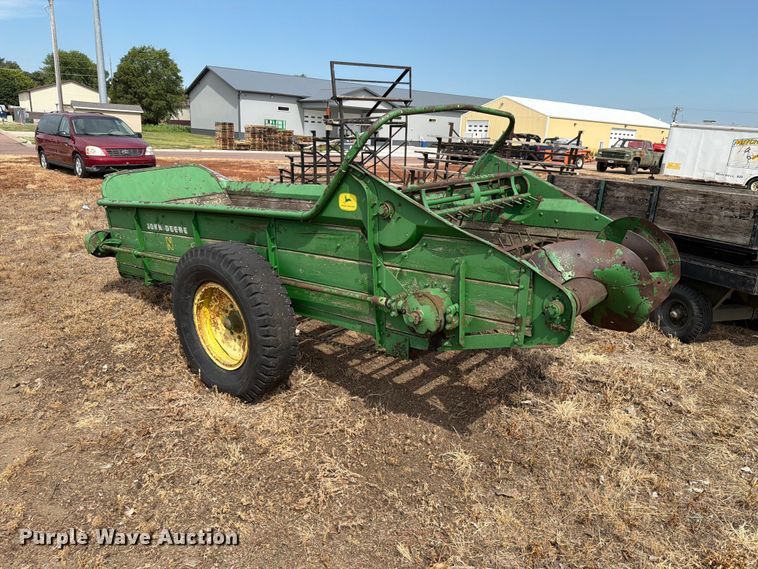 image for item ER1869 John Deere N manure spreader
