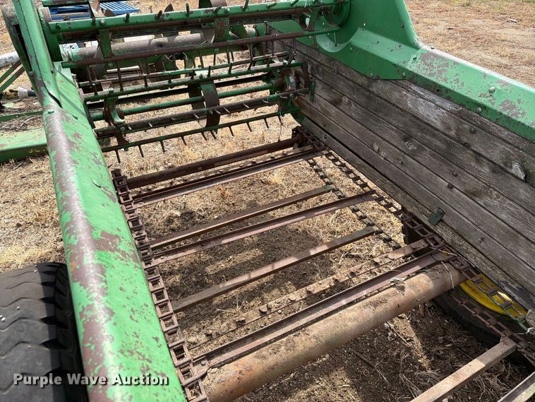 image for item ER1869 John Deere N manure spreader