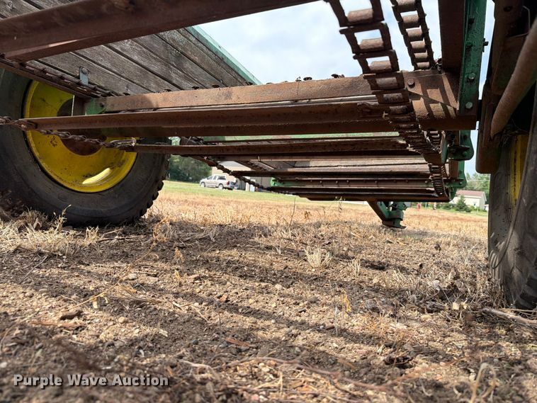 image for item ER1869 John Deere N manure spreader