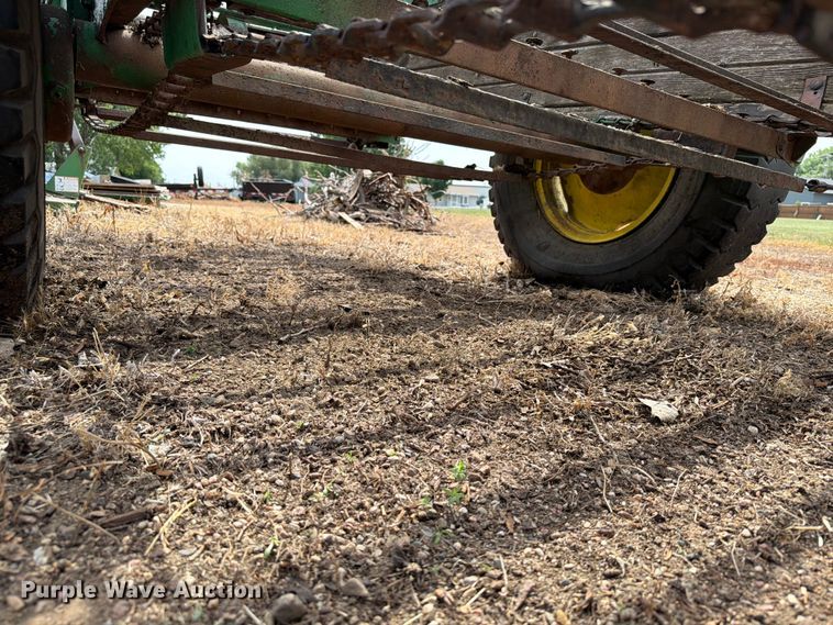 image for item ER1869 John Deere N manure spreader