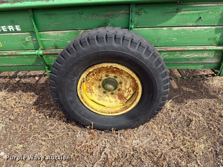 image for item ER1869 John Deere N manure spreader