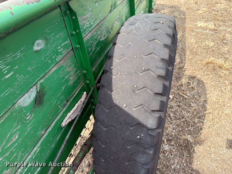 image for item ER1869 John Deere N manure spreader