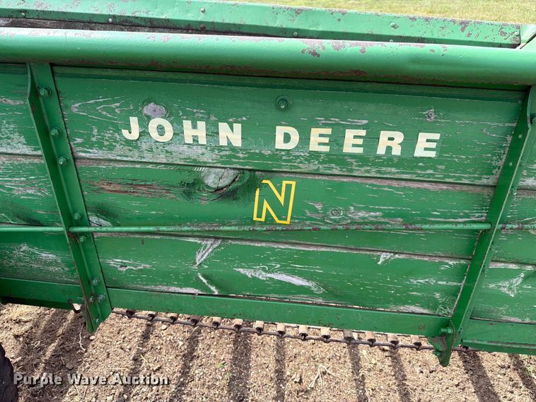 image for item ER1869 John Deere N manure spreader