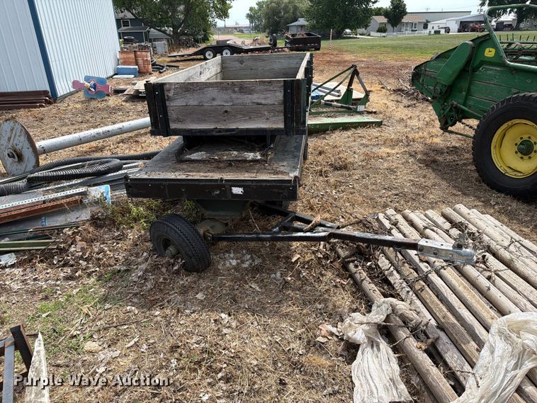 image for item ER1869 John Deere N manure spreader