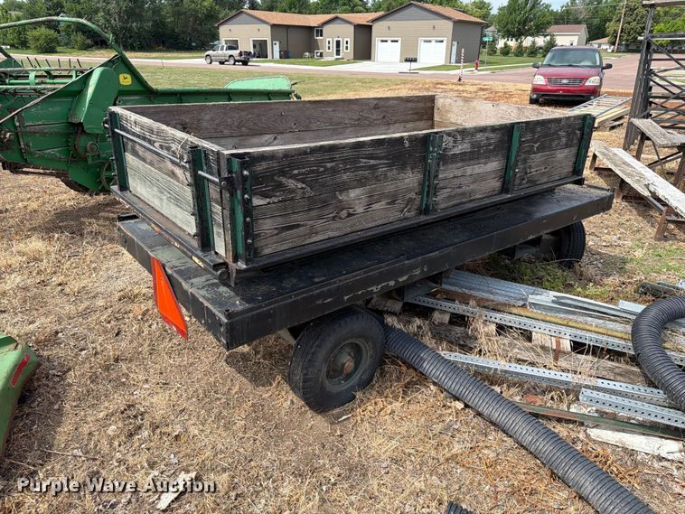 image for item ER1869 John Deere N manure spreader
