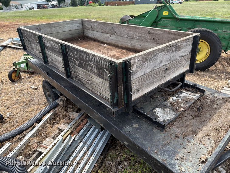 image for item ER1869 John Deere N manure spreader