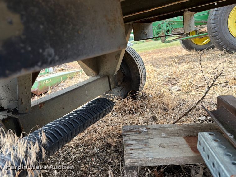 image for item ER1869 John Deere N manure spreader