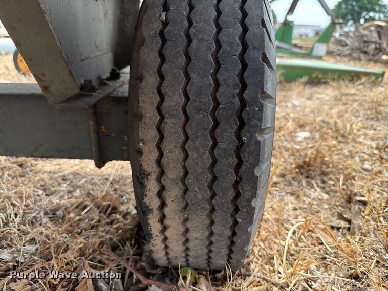 image for item ER1869 John Deere N manure spreader