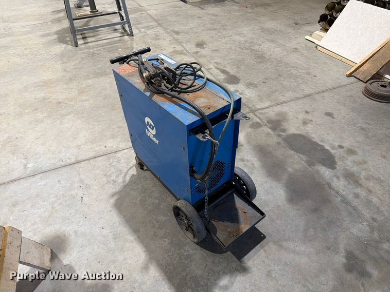image for item ER1879 Miller Millermatic 200 welder