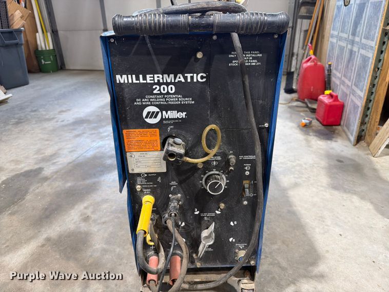 image for item ER1879 Miller Millermatic 200 welder
