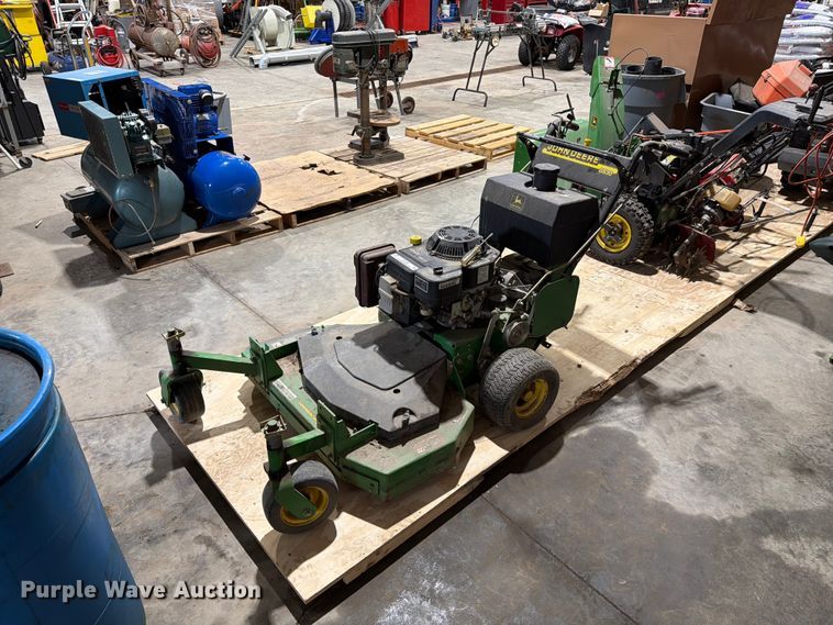John Deere GS30 push mower